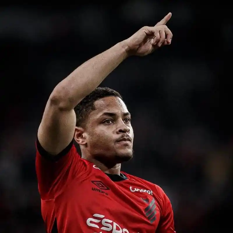 了无数乐迷 了无数乐迷