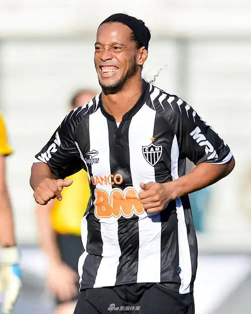 年轻球员发 年轻球员发